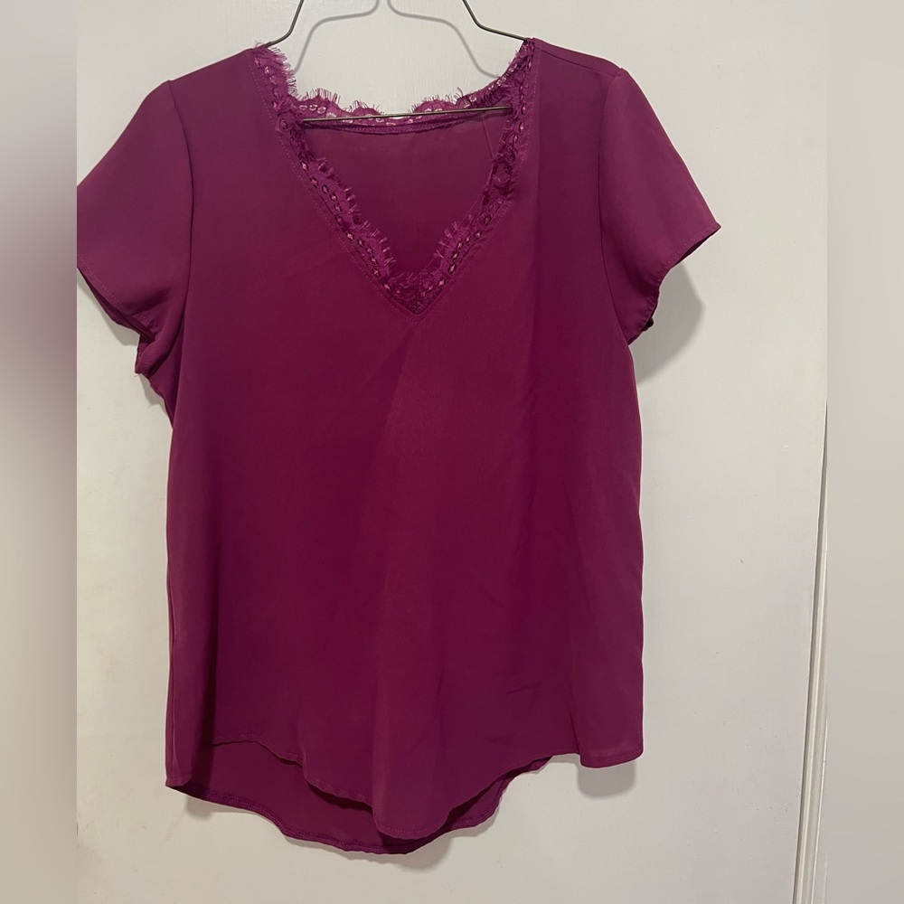 Women’s blouse. Size Medium.
